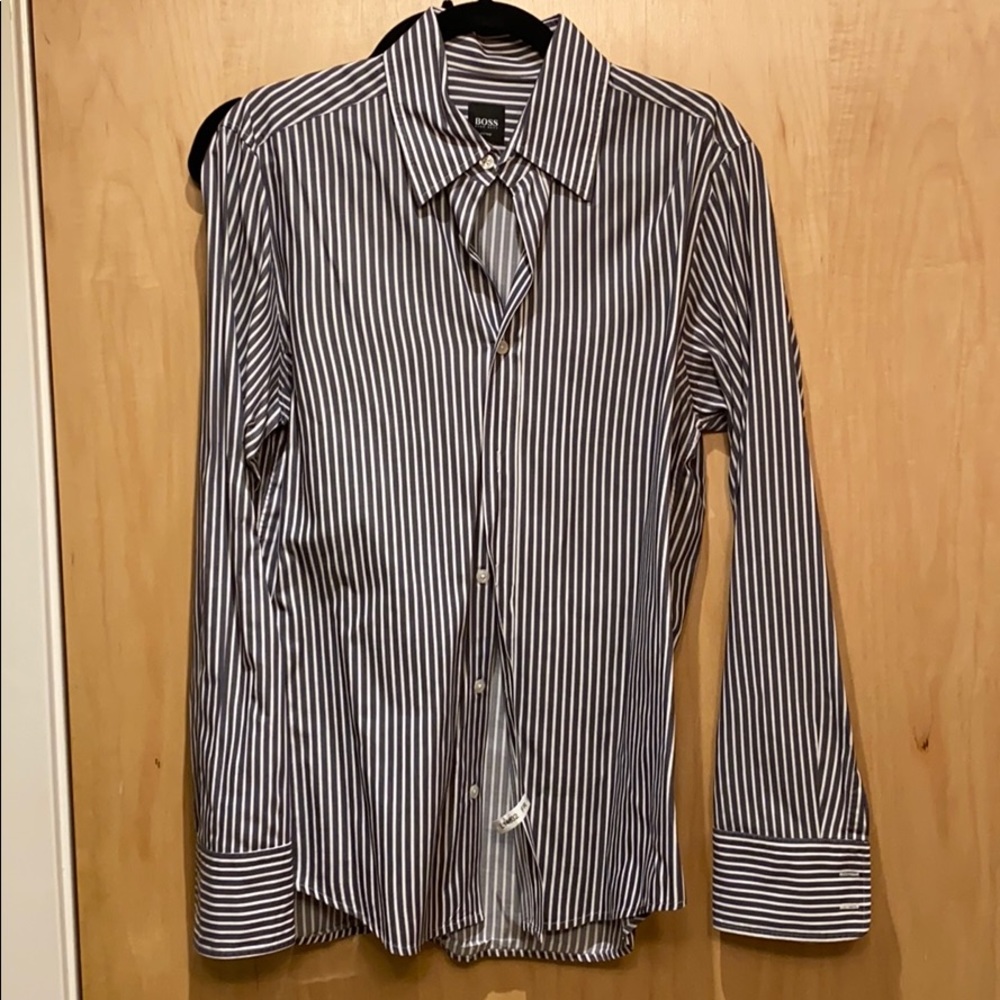 Stylish Hugo Boss fitted fit button up shirt